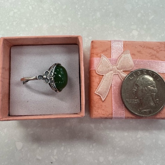 Jade ring - Picture 2 of 3